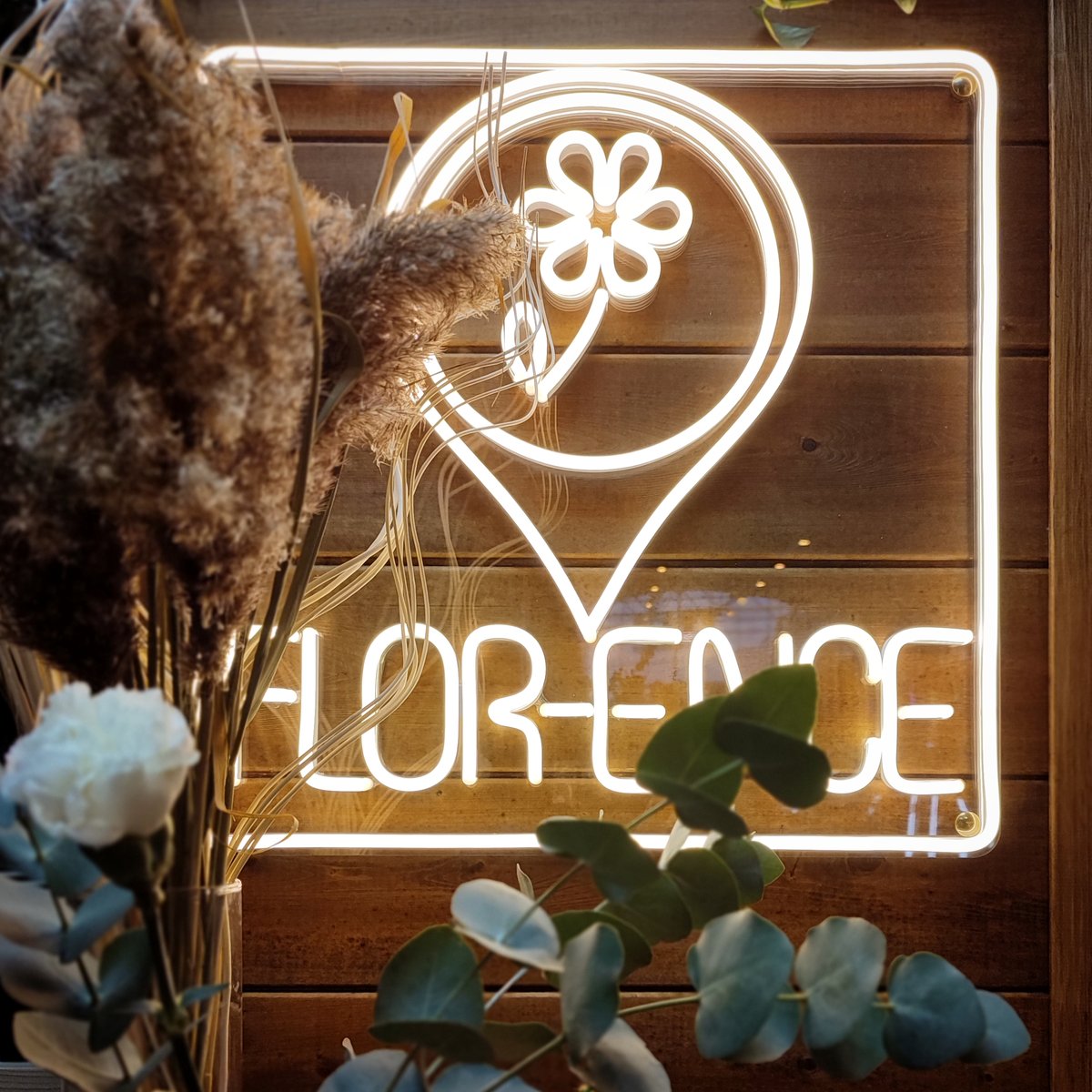 Открылся классный, модный бутик цветов  "FLOR-ENCE"